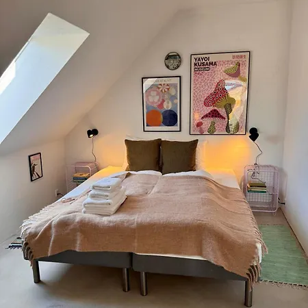 Large Apartment *
